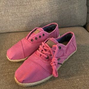 Toms Cordone 7.5 
New (cardboard in them)